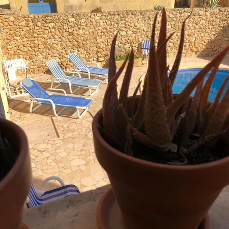 לינה וארוחת בוקר Gozo Silence *