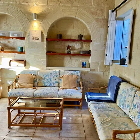 לינה וארוחת בוקר Gozo Silence Għarb